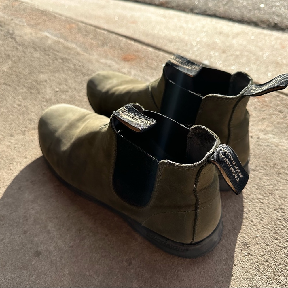 Men’s Blundstone Chelsea Boots in Olive